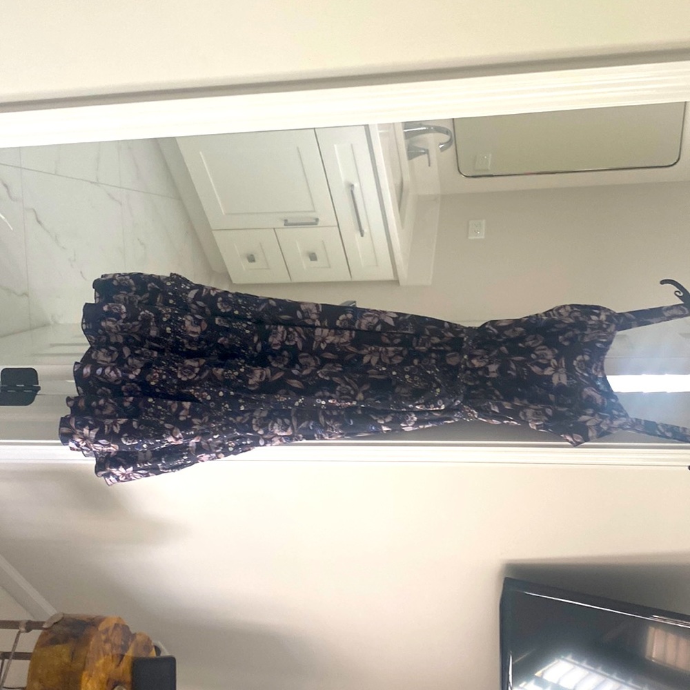 Beautiful floral midi dress  from Everve worn once